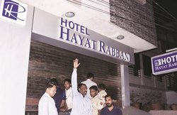 ‘बीफ’ की झूठी खबर के बाद गिरफ्तार हुए होटल मैनेजर का खुलासा- भीड़ मारती रही और पुलिस देखती रही