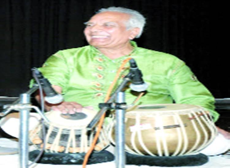 उस्ताद हसमत खां।