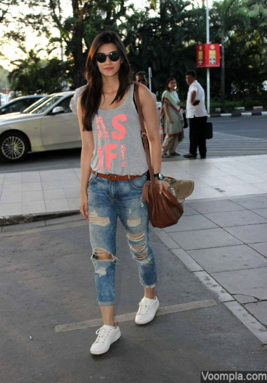 Deepika Padukone, fashion sense, fashion, power dressing, ripped jeans, Tamasha, Esha Gupta, torn jeans, Kriti Sanon, busted jeans, Malaika Arora Khan, Riya Chakraborty