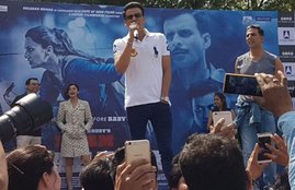 Manoj Bajpayee, Shah Rukh Khan