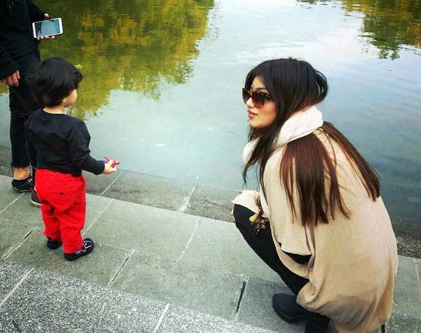 ayesha takia photos jansatta, ayesha takia latest photos, ayesha takia with her Son, ayesha takia Son, ayesha takia With Her Husband, Farhan azmi with mikail, ayesha takia with mikail, mikail Son of Ayesha