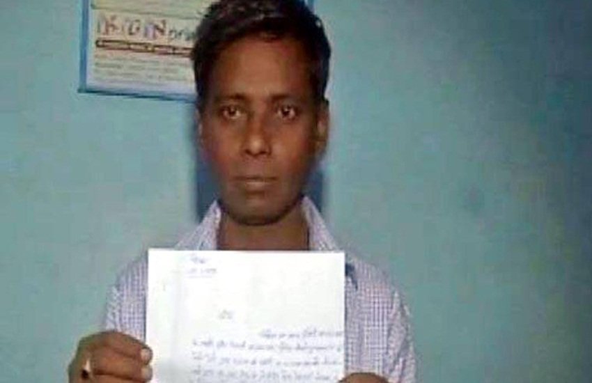 पुलिस से बीफ बनाने की इजाजत मांगने वाले सरफराज। ( फोटो: ANI )