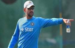 ”चैंपियंस ट्रॉफी से तय होगा एमएस धोनी का भविष्‍य, यहां चल गए तो 2019 तक खेलेंगे”