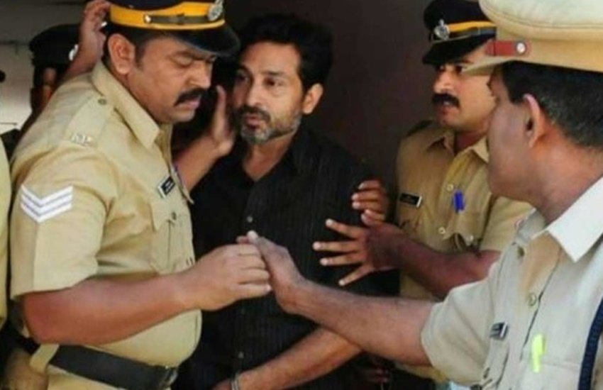 दो साल पहले निशाम ने अपने सुरक्षाकर्मी चंद्र बोस की सिर्फ इसलिए हत्या कर दी क्योंकि उसने घर का दरवाजा खोलने में देर कर दी थी। 