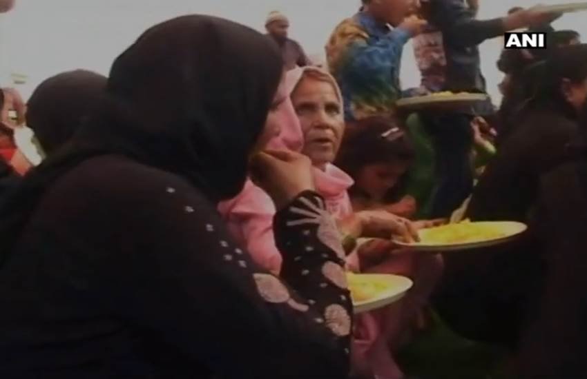  शादी में चिकन-मटन की जगह मेहमानों को खिला रहे वेज बिरयानी। (ANI Photo)