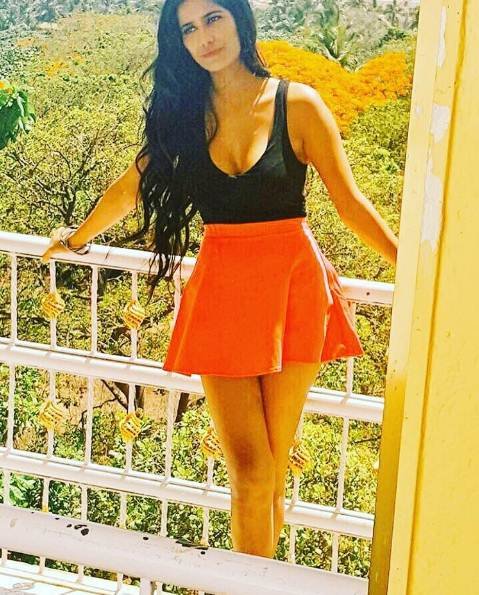 कंट्रोवर्सी गर्ल पूनम पांडेय साल 2011 में सुर्खियों में आई थीं जब उन्होंने इंडियन टीम के वर्ल्ड कप जीतने पर स्ट्रिप करने का वादा किया था।