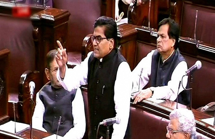सपा नेता रामगोपाल यादव ने कहा कि ओबीसी आयोग को विघटित किया जा रहा है और यह आरक्षण खत्म करने की साजिश है। (Image Source: PTI )