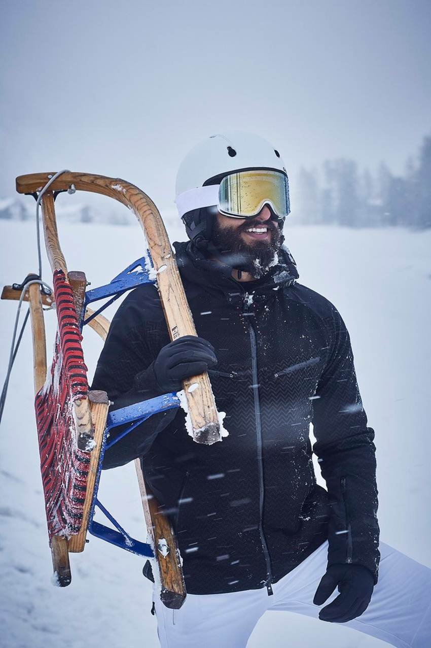 बर्फीली वादियों में DDLJ के शाहरुख की तरह मस्‍ती कर रहे हैं रणवीर