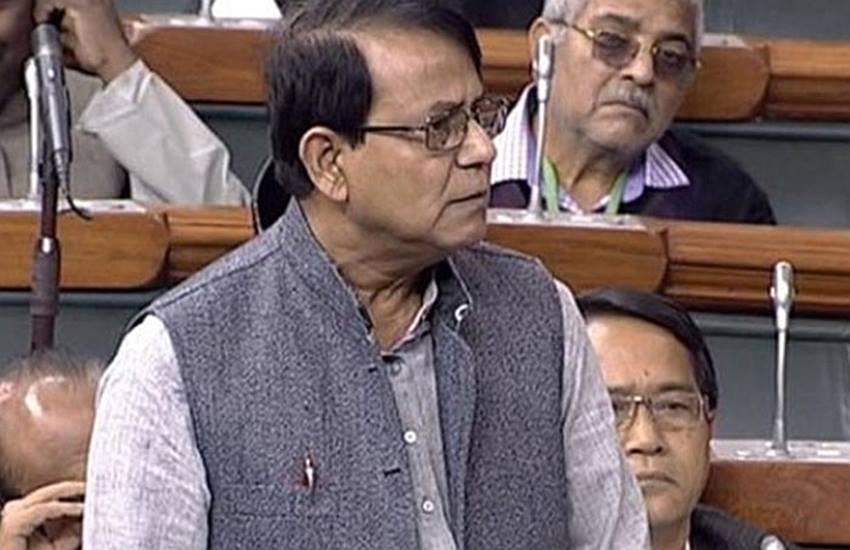 सीपीएम के सांसद मोहम्मद सलीम ने सुकांत के बारे में उन्होंने बताया कि वह पार्टी कार्यकर्ताओं से कहते थे कि उनका वह फूलों के बजाय समोसों से स्वागत किया करें, क्योंकि वह पार्टी के पैसों का नहीं खाते और कैसे एक अन्य पार्टी के पूर्व सांसद रॉय के सरल जीवन से भय खाते थे।