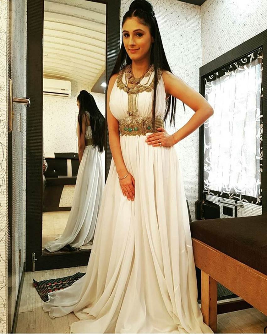 Durdhara, TV Actress Saanvi talwar, Saanvi Talwar Glamorous Look