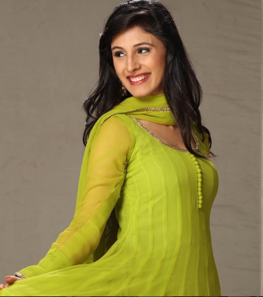 Durdhara, TV Actress Saanvi talwar, Saanvi Talwar Glamorous Look