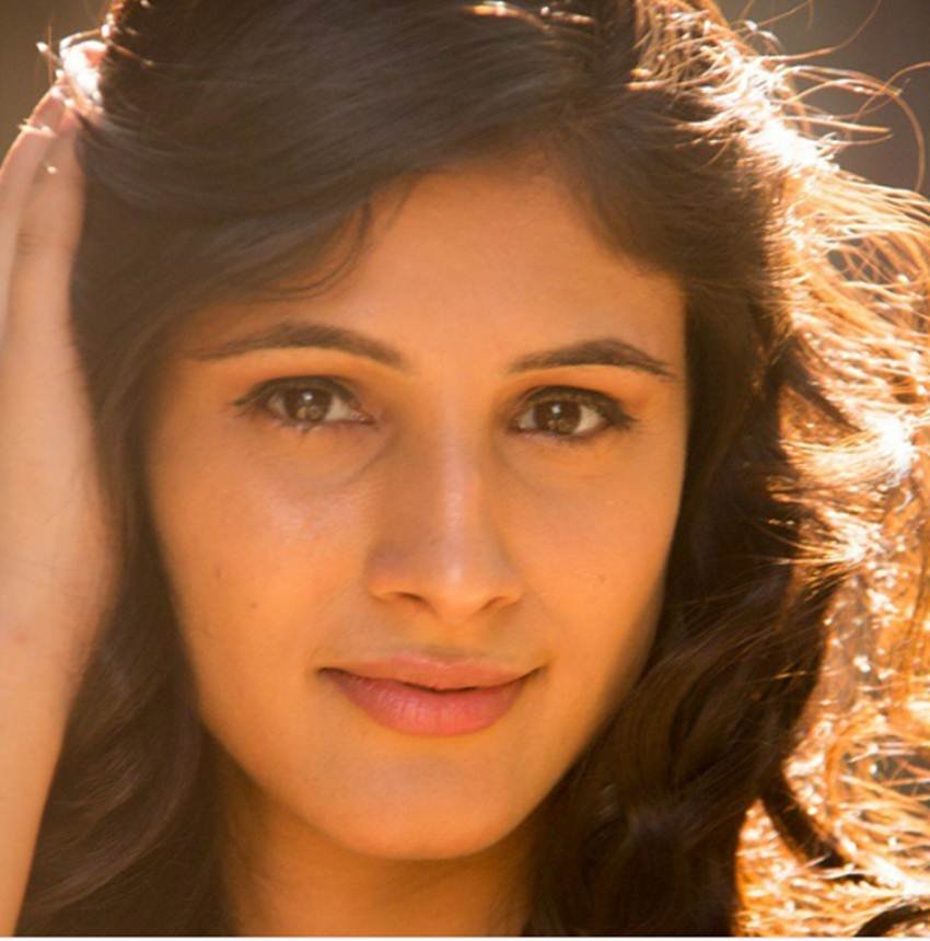 Durdhara, TV Actress Saanvi talwar, Saanvi Talwar Glamorous Look