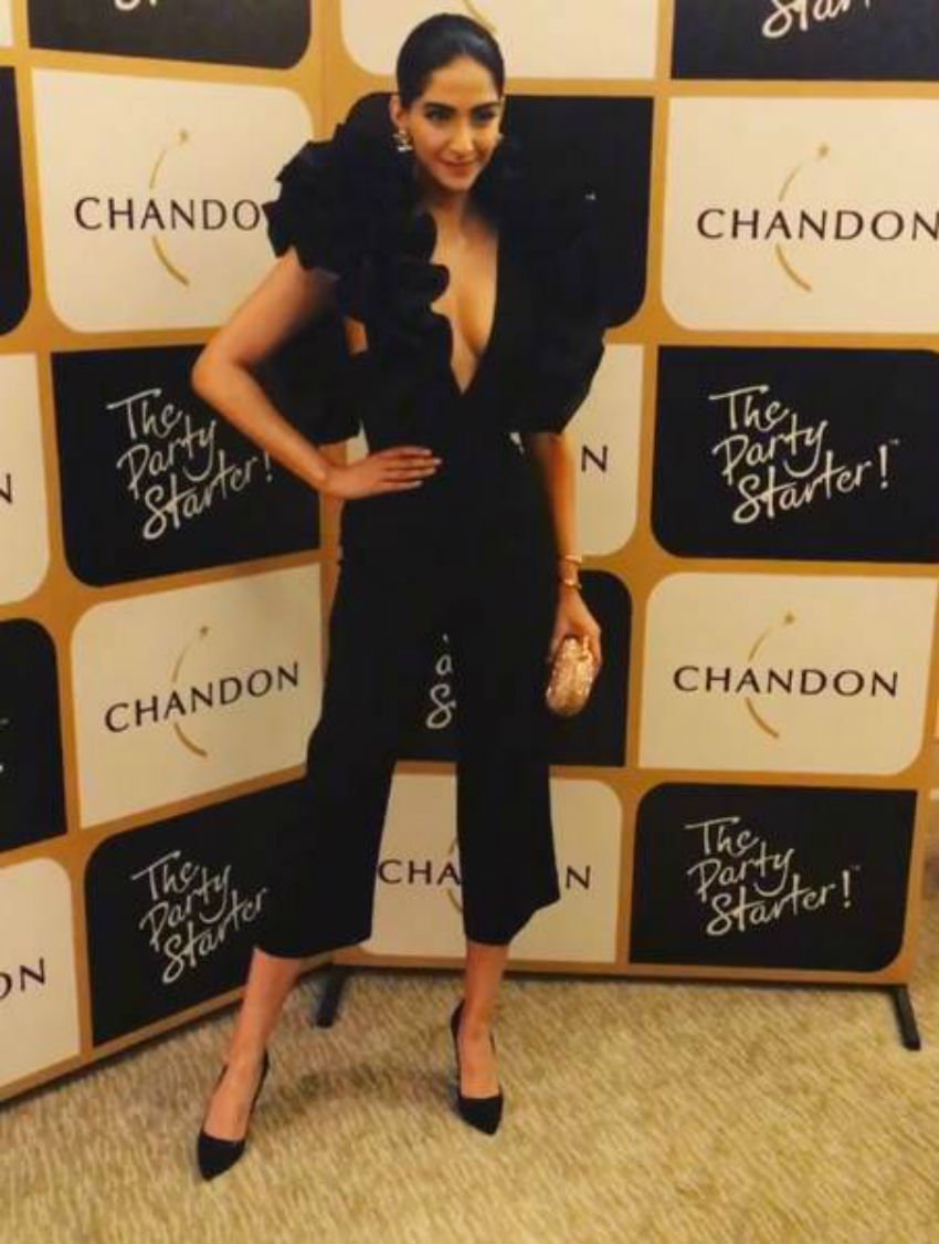 Sonam Kapoor, Sonam Kapoor Hot Photos, Sonam Kapoor Cleavage, Sonam Kapoor Sexy Photos, Sonam Kapoor Sexy wallapapers, Sonam Kapoor Boobs, Sonam Kapoor Breasts, Sonam Kapoor Body Shammed, Sonam Kapoor Body shamming, Sonam Kapoor Cleavage Photos, Mid day Sonam Kapoor, deepika padukone, entertainment, India