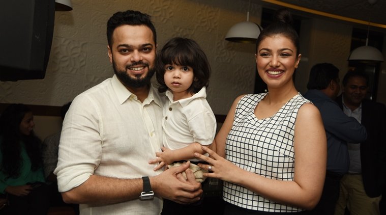 ayesha takia photos jansatta, ayesha takia latest photos, ayesha takia with her Son, ayesha takia Son, ayesha takia With Her Husband, Farhan azmi with mikail, ayesha takia with mikail, mikail Son of Ayesha