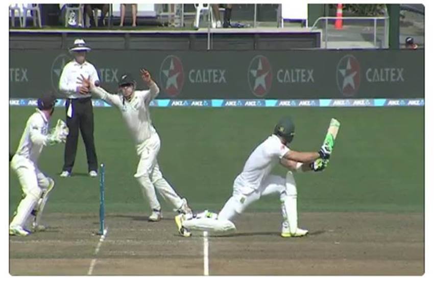 tom latham, tom latham catch, new zealand,टॉम लाथम, new zealand vs south africa, न्यूजीलैंड, हैमिल्टन टेस्ट, NZ vs SA test, दक्षिण अफ्रीका, new zealand vs south africa test, faf du plessis, tom latham catch news, cricket news, jansatta tom latham, tom latham catch, new zealand,टॉम लाथम, new zealand vs south africa, न्यूजीलैंड, हैमिल्टन टेस्ट, NZ vs SA test, दक्षिण अफ्रीका, new zealand vs south africa test, faf du plessis, tom latham catch news, cricket news, jansatta