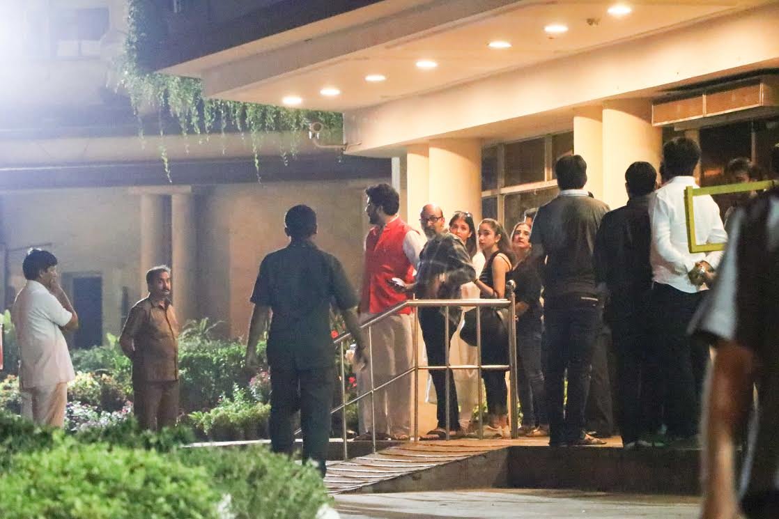 ऐश्वर्या राय बच्चन के पिता कृष्ण राज की तबीयत काफी खराब है और वह अस्पताल में भर्ती हैं।