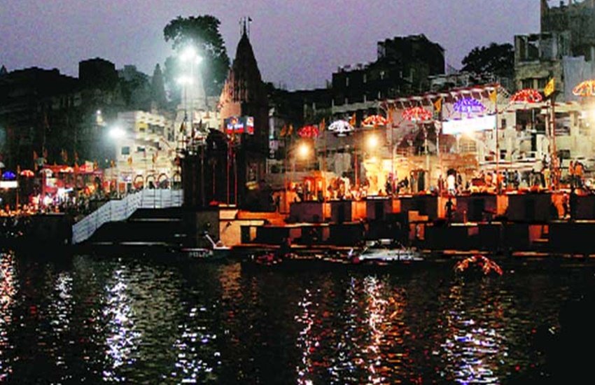 पिछले ढाई साल से यहां के सभी घाटों की सफाई और उनके परिवर्तन का काम किया जा रहा है।