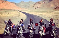 Royal Enfield को टक्कर देने के लिए Honda बनाएगी बुलेट जैसी पावरफुल बाइक