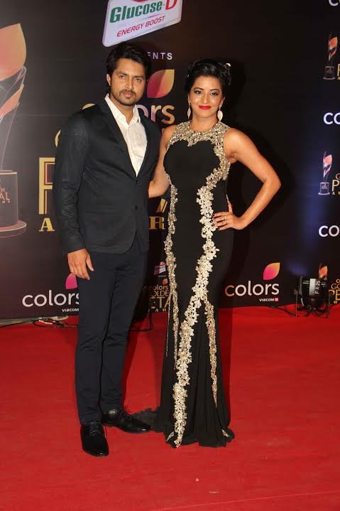 मोनालीसा अपने पति विक्रांत के साथ आई थीं। बता दें कि फिलहाल दोनों स्टार प्लस के रियलिटी शो नच बलिए में नजर आ रहे हैं।