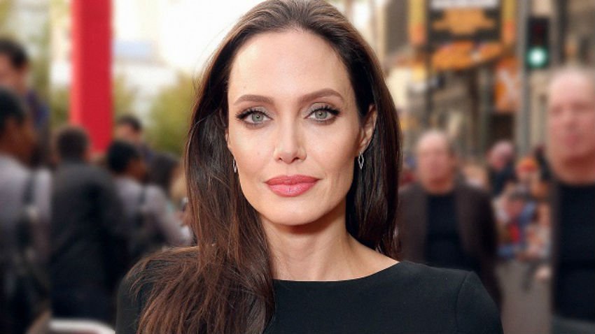 buzznet,Beyoncé,Priyanka Chopra,Taylor Hill,Emma Watson,Dakota Johnson,Hillary Clinton, Margot Robbie,Angelina Jolie,Fahriye Evcen,Alexandra Daddario,Victoria Ruffo,Emma Stone,Gigi Hadid, Niki Karimi,Ashley Graham,Gal Gadot,Blake Lively,Amanda Cerny,Adriana Lima,Haifa Wehbe,Michelle Obama,Oprah Winfrey, Elizaveta Boyarskaya,Ronda Rousey,Manuela Arcuri,Anne Curtis,Naomi Campbell,Taraneh Alidoosti,Alicia Vikander, Mozhdah Jamalzadah,jansatta, jansatta online, hindi online, hindi news, online hindi news