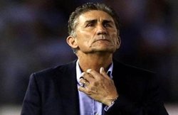 टीम के लचर प्रदर्शन को देखते हुए अर्जेंटीना ने अपने फुटबॉल कोच को किया बर्खास्त