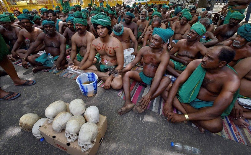 tamil nadu farmers, farmers protest, farmers protest in delhi, prime minister, narendra modi, pm modi, farmers PMO, farmers protest photos, tamil nadu, tamil nadu farmers protesters, palanisami, farmers protest, jantar mantar, farmers loan waivers, farmers protested naked, farmers eat mouse, modi govt, central govt, jansatta