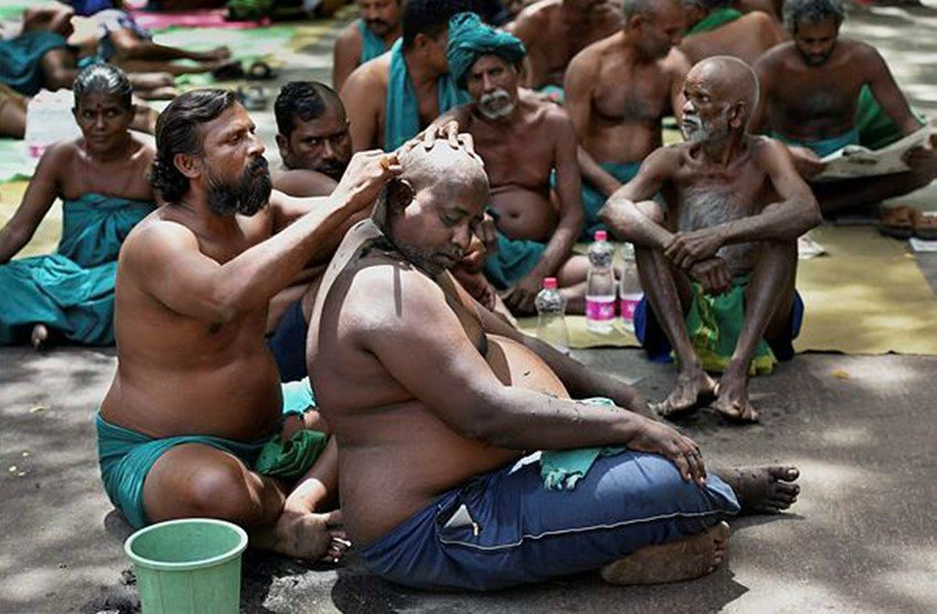 tamil nadu farmers, farmers protest, farmers protest in delhi, prime minister, narendra modi, pm modi, farmers PMO, farmers protest photos, tamil nadu, tamil nadu farmers protesters, palanisami, farmers protest, jantar mantar, farmers loan waivers, farmers protested naked, farmers eat mouse, modi govt, central govt, jansatta