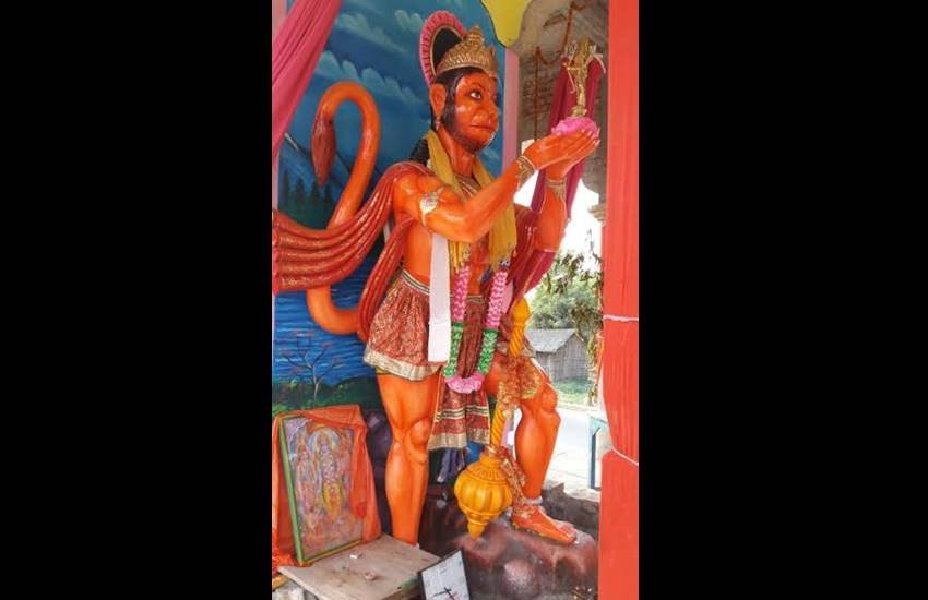 बखरी के शहीद चौक पर स्थित प्राचीन हनुमान मंदिर (Image Source : IANS)