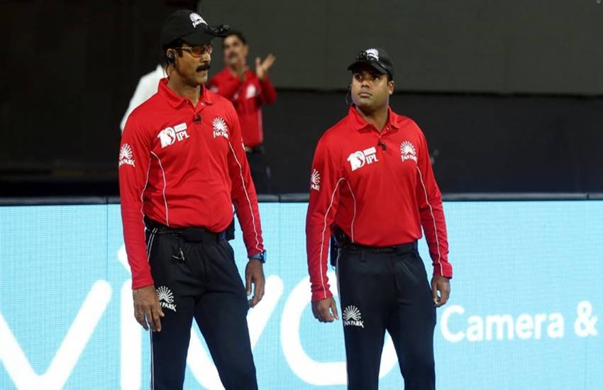 IPL 2017, Indian Premier Legue, Umpiring Quality in IPL 2017, Umpires make blunder in MI vs SRH Match, Cricket News, Sports News, Umpiring Level Degraded in IPL 2017