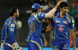 जसप्रीत बुमराह का नाम ‘मैन ऑफ द मैच’ के लिए अनाउंस किए बिना ही मैदान से चलते बने रवि शास्त्री