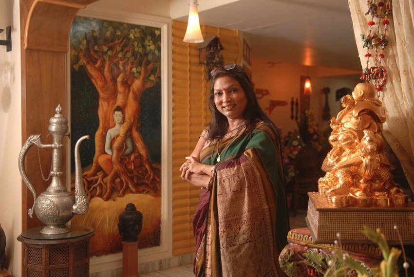 कल्पना सरोज-मेटल ट्यूबिंग कंपनी कमानीट्यूब्स की हेड कल्पना सरोज एक दलित इंटरप्रेन्योर हैं जो कामयाबी की एक अलग ही मिसाल पेश करती हैं। 12 साल की उम्र में कल्पना की जबरन शादी करवा दी गई थी और 14 साल की उम्र में उन्हें स्कूल छोड़ना पड़ा। 2006 में उन्होंने सरकार से लोन लेकर कर्ज में डूबी कमानी ट्यूब्स को खरीदा कंपनी को नई बुलंदियों तक पहुंचा दिया। कंपनी नेट वर्थ $100 डॉलर है। (Source: twitter)