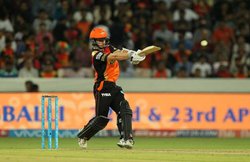 वीडियो: IPL-10 में गरजा ​केन विलियम्सन का बल्ला, 6 चौकों और 5 छक्कों की मदद से जमा दिया पचासा