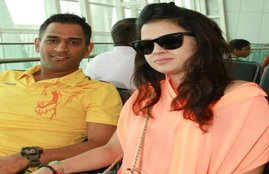MS Dhoni, Sakshi Dhoni, Harsh Goenka, Sakshi Dhoni Reply to Harsh Goenka, Ms Dhoni wife Sakshi Dhoni, IPL, IPL 2017, Indian Premier Legue, Cricket News, Sports News, Rising Pune Supergiant, Chennai Super Kings, RPS Owner Disrespected MS Dhoni