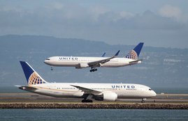United Airlines, Passenger dragged off, Overbook Flight, Overbooked Flight ticket, USA, US aviation