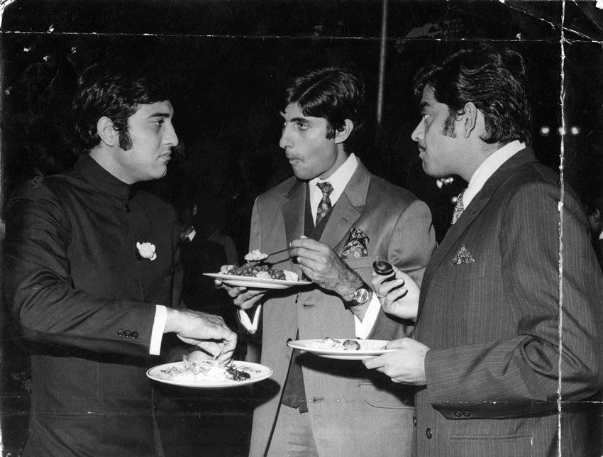 Vinod Khanna, Vinod Khanna in Hospital, Vinod Khanna cancer news, Vinod Khanna bladder cancer, Vinod Khanna unknown facts, Vinod Khanna movies, Vinod Khanna photos, Vinod Khanna hospital photos, Vinod Khanna hospital pics, Vinod Khanna facts, actor Vinod Khanna, vinod khanna latest news, Hindi news Updates