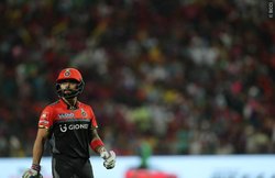 अगर RCB को प्‍ले-ऑफ में बनानी है जगह तो विराट कोहली को इस बार भी लगानी होगी ये तरकीब