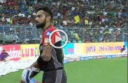 IPL 2017: फैन की वजह से गोल्डन डक का शिकार हुए विराट कोहली, वापस लौटते हुए भड़के, देखें वीडियो