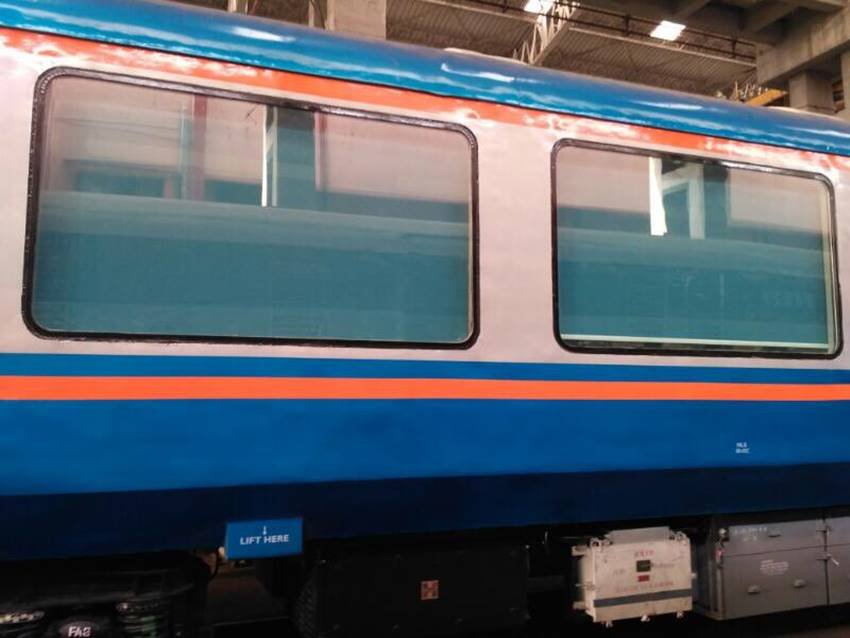 Vistadome Coaches, Vistadome Coaches in India, Suresh Prabhu, IRCTC, IRCTC Booking of Vistadome, New Train Coaches, Rail Coaches, Glass Roofs, LED lights, Rotatable seats, GPS based info, GPS in Trains, TV in Trains, Indian Railways, Railways News