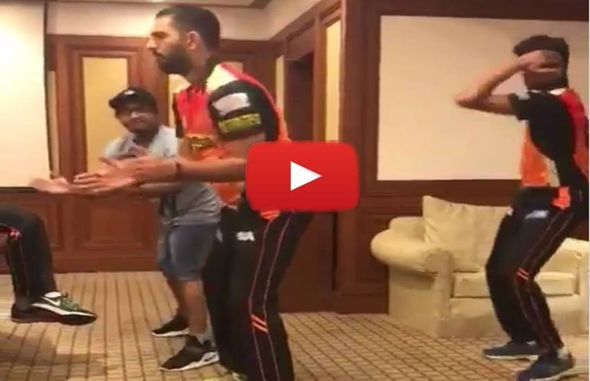 युवराज संग ‘सनी देओल’ अंदाज में डांस करते दिखे आशीष नेहरा, आप भी देखें VIDEO