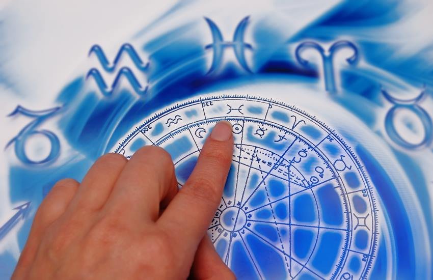 date of birth, astrology, auspicious, auspicious things, Aries, Taurus, Gemini, Cancer, Leo, Virgo, Libra, Scorpio, Sagittarius, Capricorn, Aquarius, Pisces, Sagittarius attract peoples, zodiac sign, अंक शास्त्र ज्योतिष, वास्तु शास्त्र ज्योतिष,