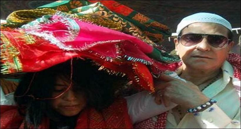 जयपुर पहुंचने से पहले एकता कपूर अपने पिता की सेहत और लंबी उम्र की कामना करने अजमेर शरीफ गई थीं।