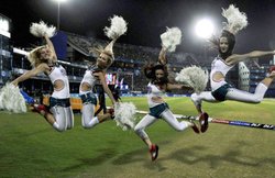 IPL 2017: जानिए- एक मैच से कितने रुपये कमाती है चीयरलीडर्स?