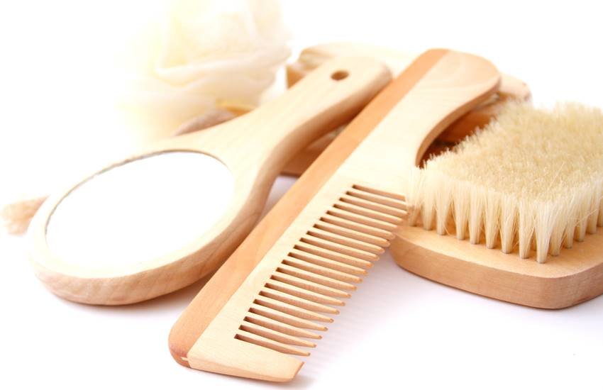 benefits of using wooden comb, benefits of using wooden comb in hindi, wooden comb benefits, wooden comb benefits in hindi, wooden comb uses, wooden comb for healthy hair, healthy hair, healthy hair care tips, tips for hair care, tips for hair care in hindi, beauty tips, beauty tips in hindi, jansatta