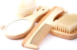 लकड़ी की कंघी से बालों को होने वाले फायदों से आप शायद ही वाकिफ हों