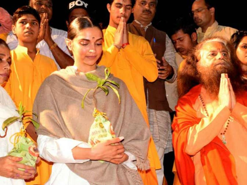 Deepika Padukone, Uttarakhand, Rishikesh, mother Ganga's arti, latest news, jansatta news, jansatta hindi news, bollywood latest news,