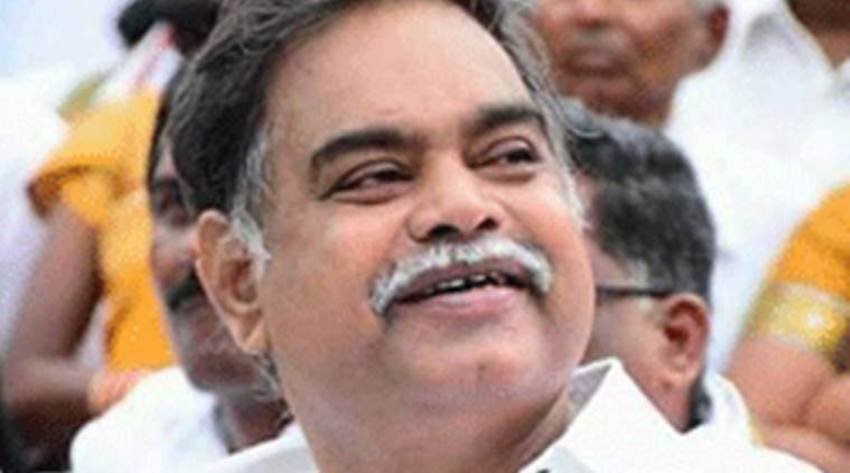 आंध्र प्रदेश के पूर्व मंत्री व तेलुगू देशम पार्टी (तेदेपा) के नेता देवीनेनी नेहरू आंध्र प्रदेश के पूर्व मंत्री व तेलुगू देशम पार्टी (तेदेपा) के नेता देवीनेनी नेहरू