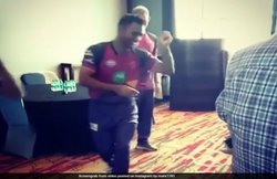 IPL 2017: महेंद्र सिंह धोनी ने किया कमाल का डांस, सोशल मीडिया पर आते ही वायरल हो गया वीडियो