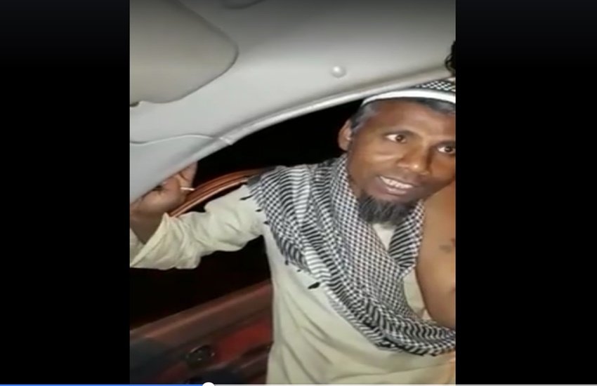 Viral video, viral video on social media, viral video on facebook, hindu forcing muslim to say jay shree ram, jay shree ram, jai shree ram, Hindu abuses muslim, Tweeter viral video