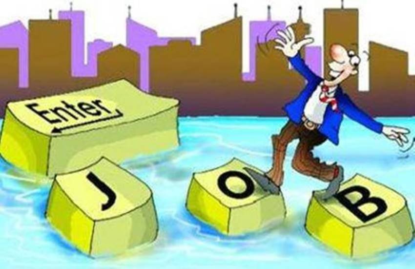 भर्ती में कई पदों के लिए आवेदन मांगे गए हैं और उनके अनुसार ही योग्यता, आयु सीमा, आवेदन फीस आदि तय की गई है।