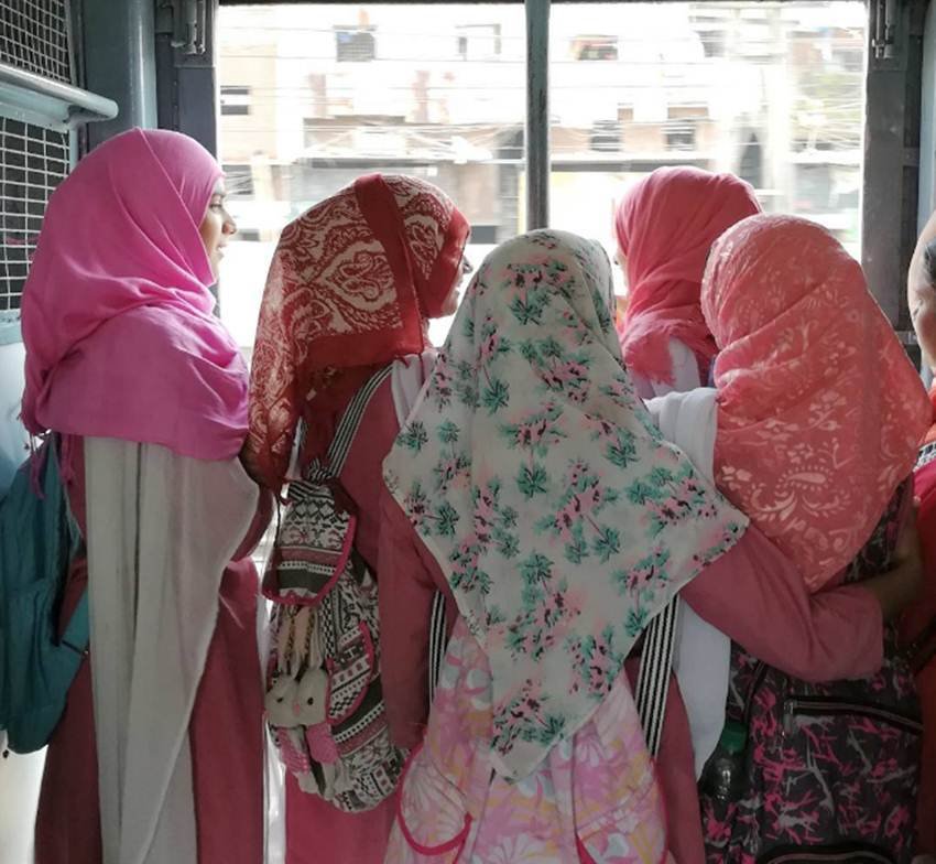 द गैंग ऑफ गुलाबी गर्ल्स... (Source: Anushree Fadnavis, Instagram)